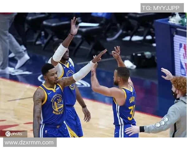 勇士与鹈鹕激战全场精彩录像回顾52带你重温比赛瞬间